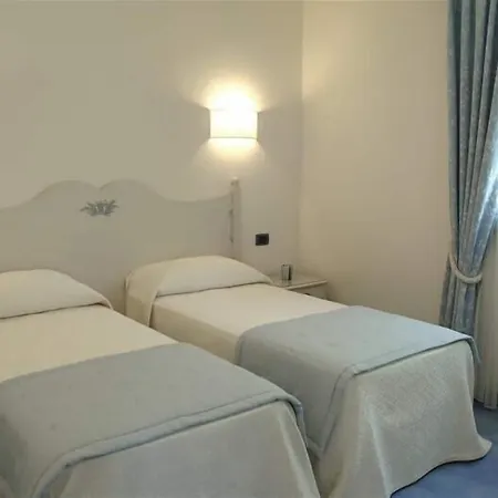 Hotel Baia Delphis 4*