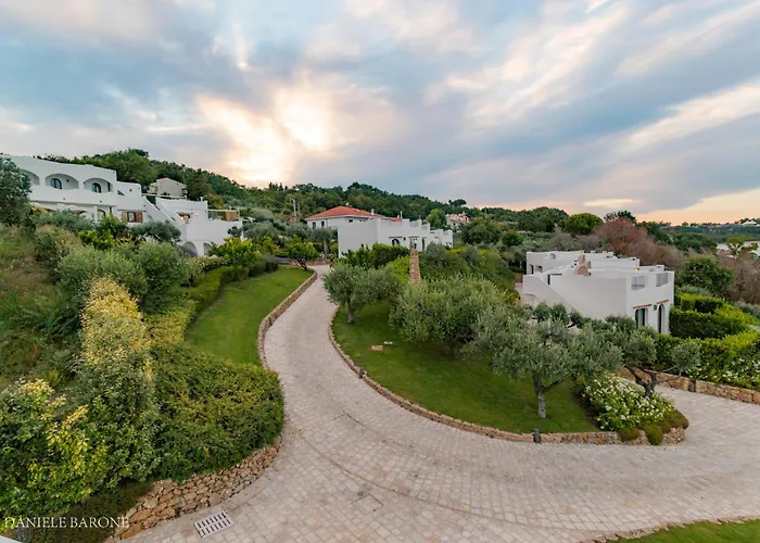 Hotel Baia Delphis 4*