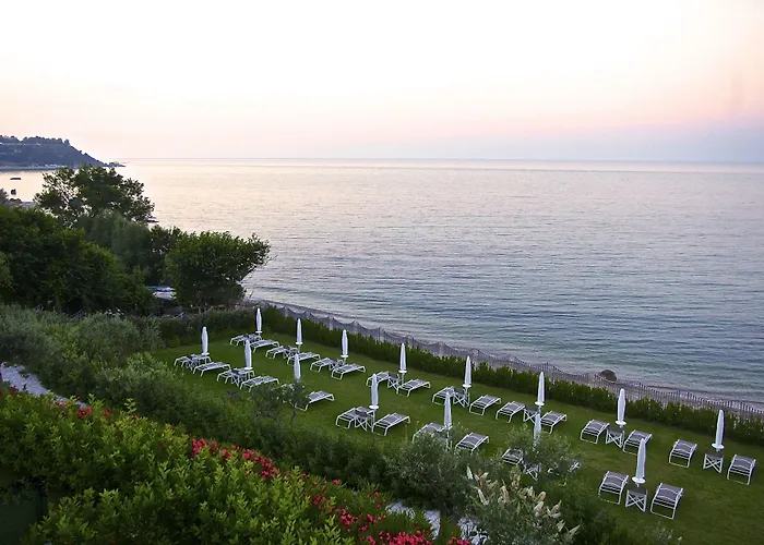 Baia Delphis Hotel 4*