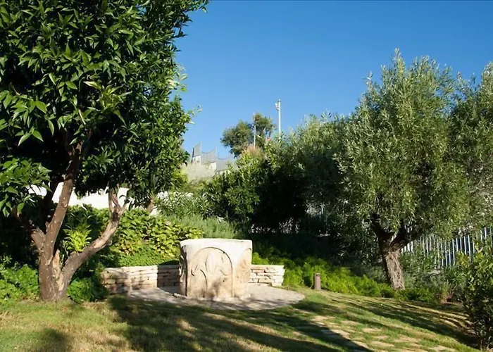 Baia Delphis Hotel 4*