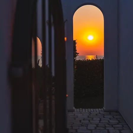 호텔 Baia Delphis 4*