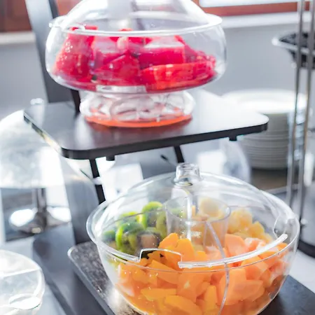 Baia Delphis 바스토