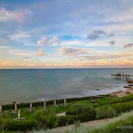 Hotel Baia Delphis 4*