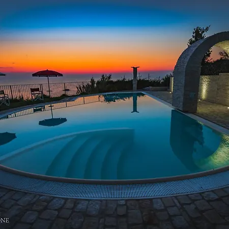 Hotel Baia Delphis