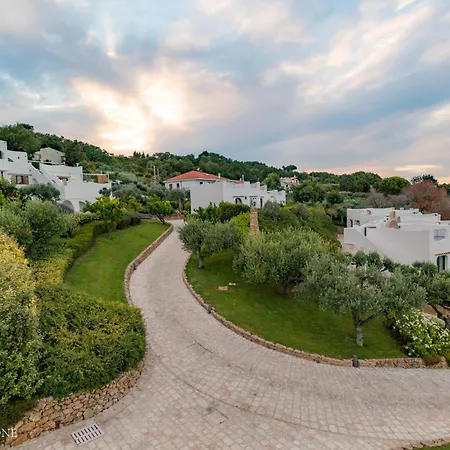 호텔 Baia Delphis 4*