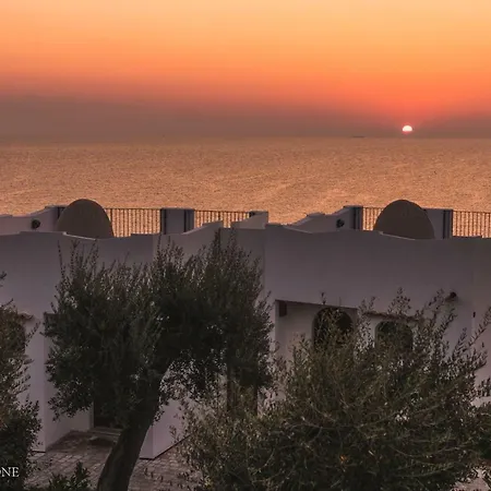 Baia Delphis Hotel