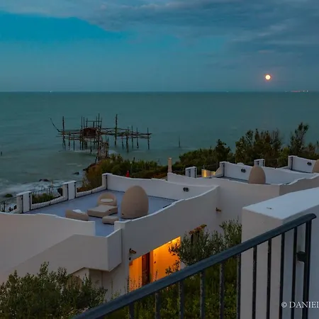 Baia Delphis Hotel 4*