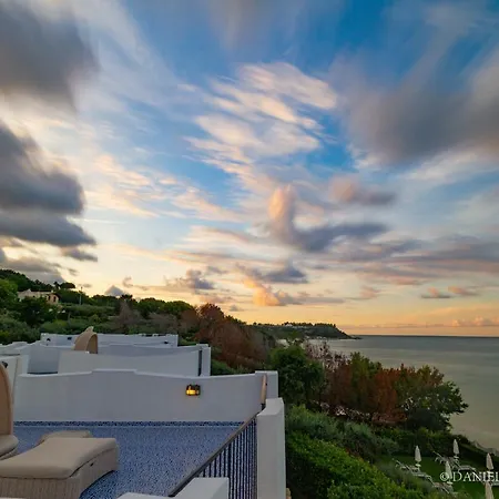 Baia Delphis 호텔 바스토