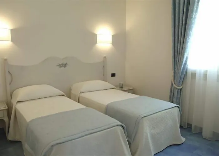 Hotel Baia Delphis 4*