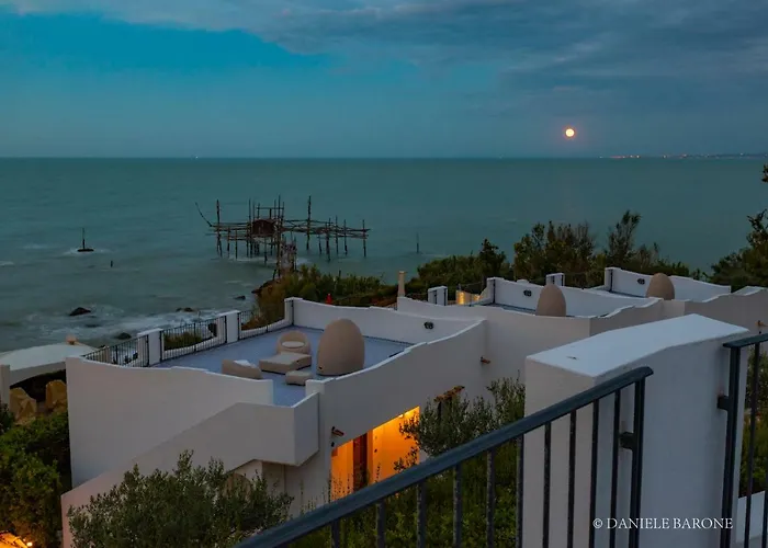 Baia Delphis Hotel 4*